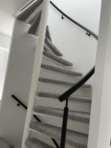 zwart-baluster-RVS-spiltrapleuning-dragers